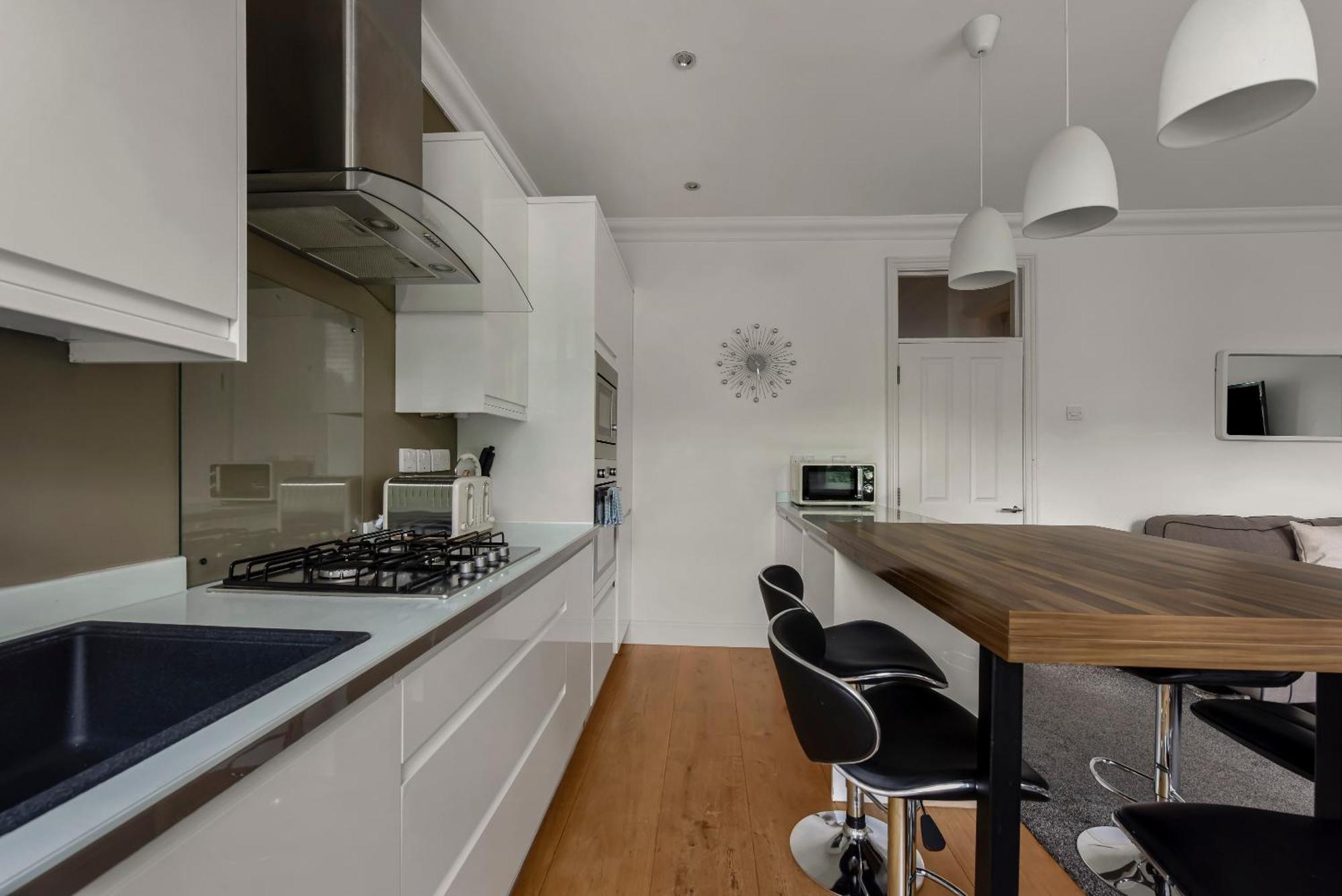 Апартаменты The West Kensington Collection Лондон Экстерьер фото