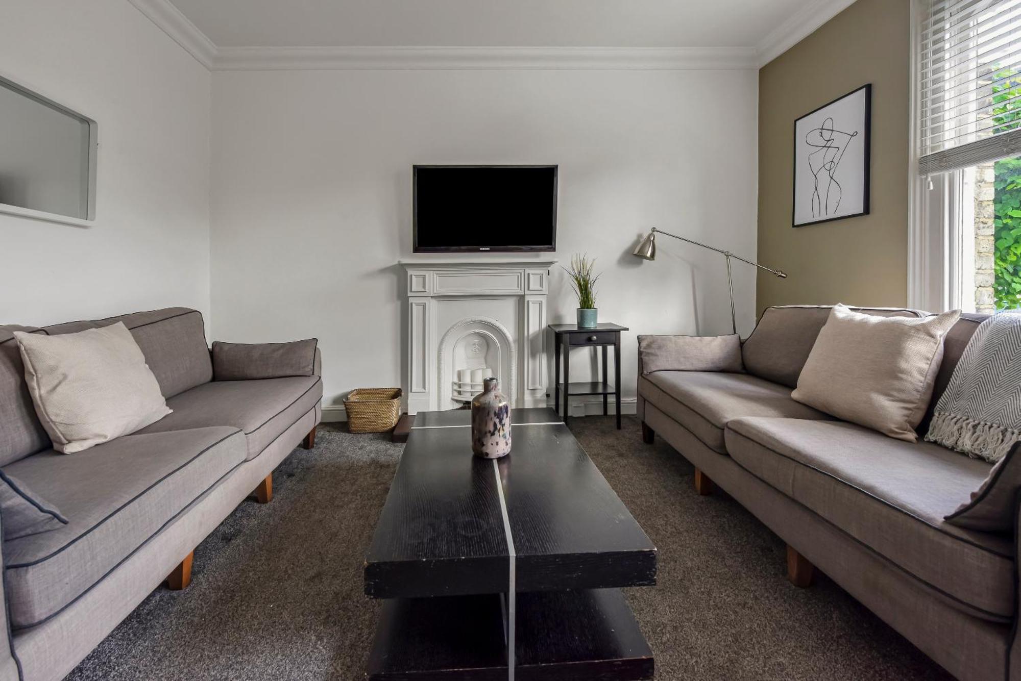 Апартаменты The West Kensington Collection Лондон Экстерьер фото